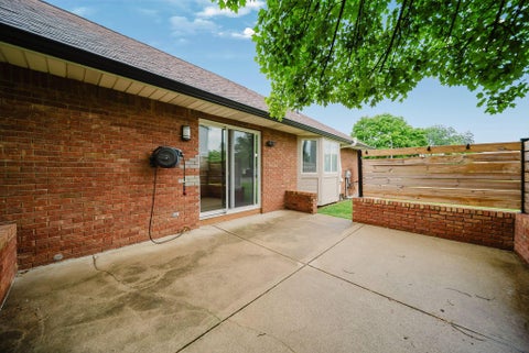 Tiny photo for 1711 Sioux Court, Grove City, OH 43123 (MLS # 226024008)