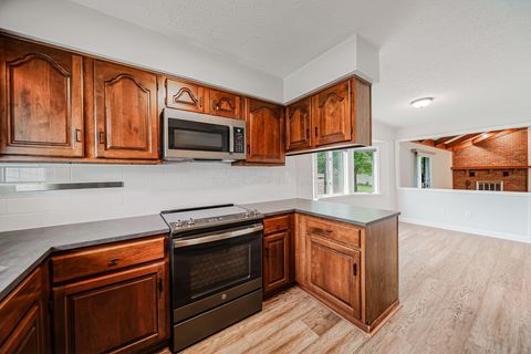 Tiny photo for 1711 Sioux Court, Grove City, OH 43123 (MLS # 226024008)