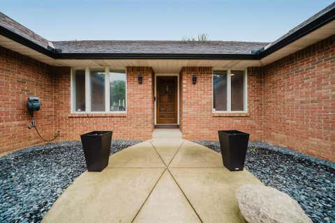Tiny photo for 1711 Sioux Court, Grove City, OH 43123 (MLS # 226024008)