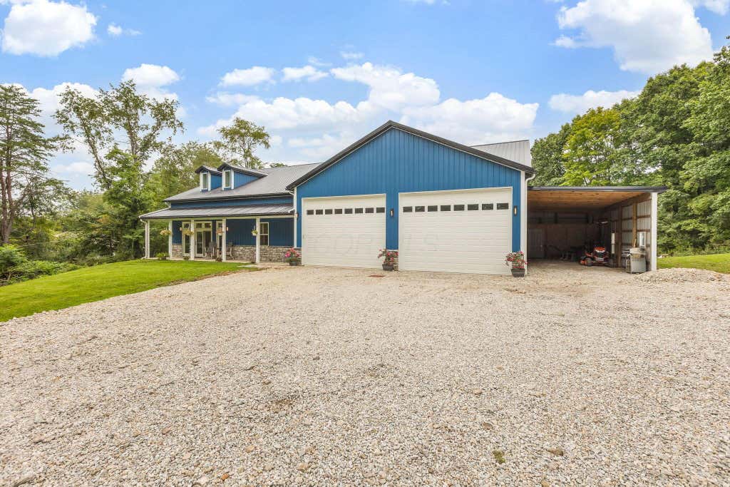 Photo of 3299 Chicken Coop Hill Road SE, Lancaster, OH 43130 (MLS # 226032222)