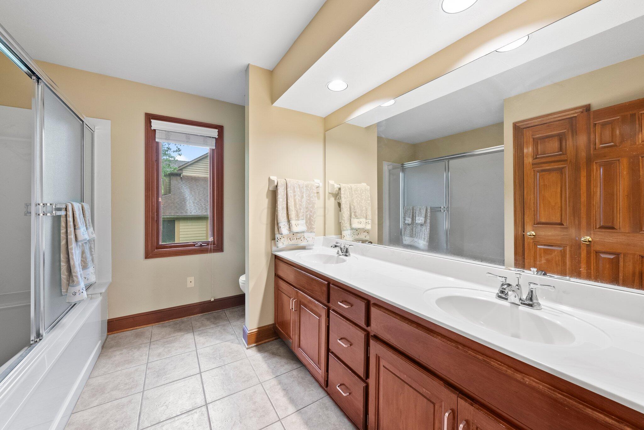 9394 Din Eidyn Drive, Dublin, Ohio image 38