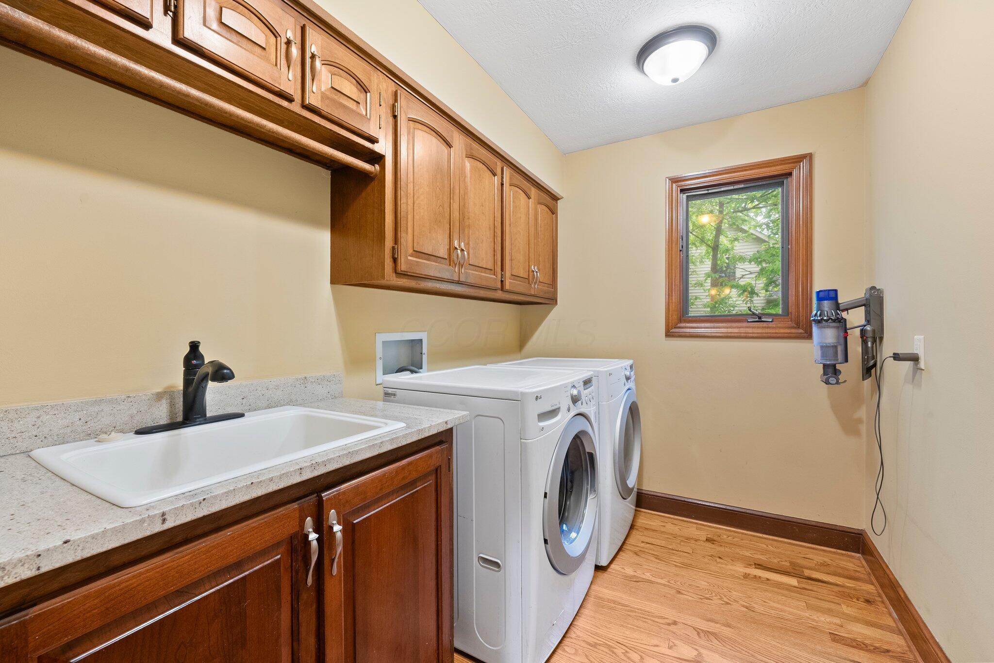 9394 Din Eidyn Drive, Dublin, Ohio image 23