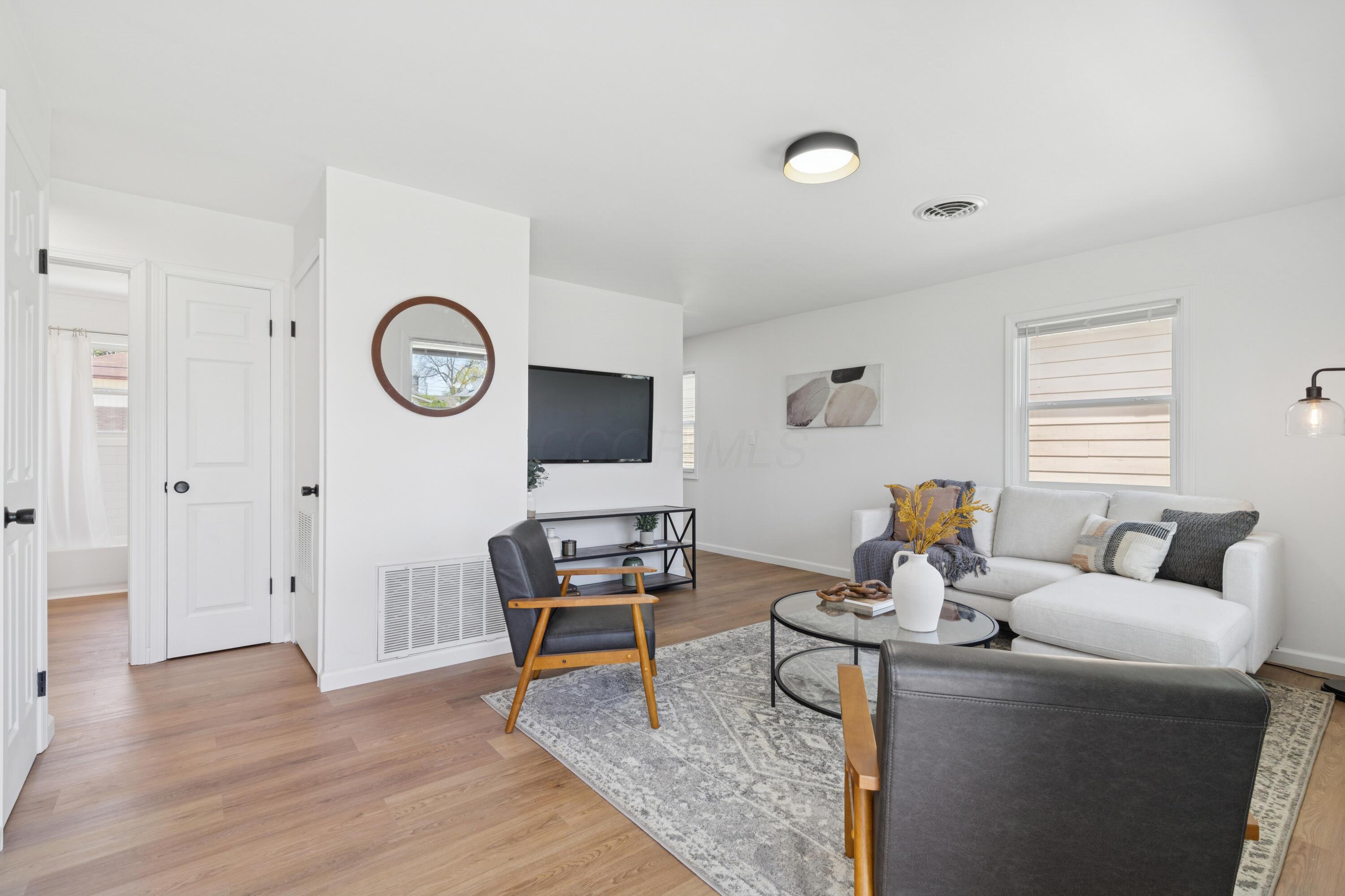 653 Dexter Avenue, Columbus, Ohio image 3