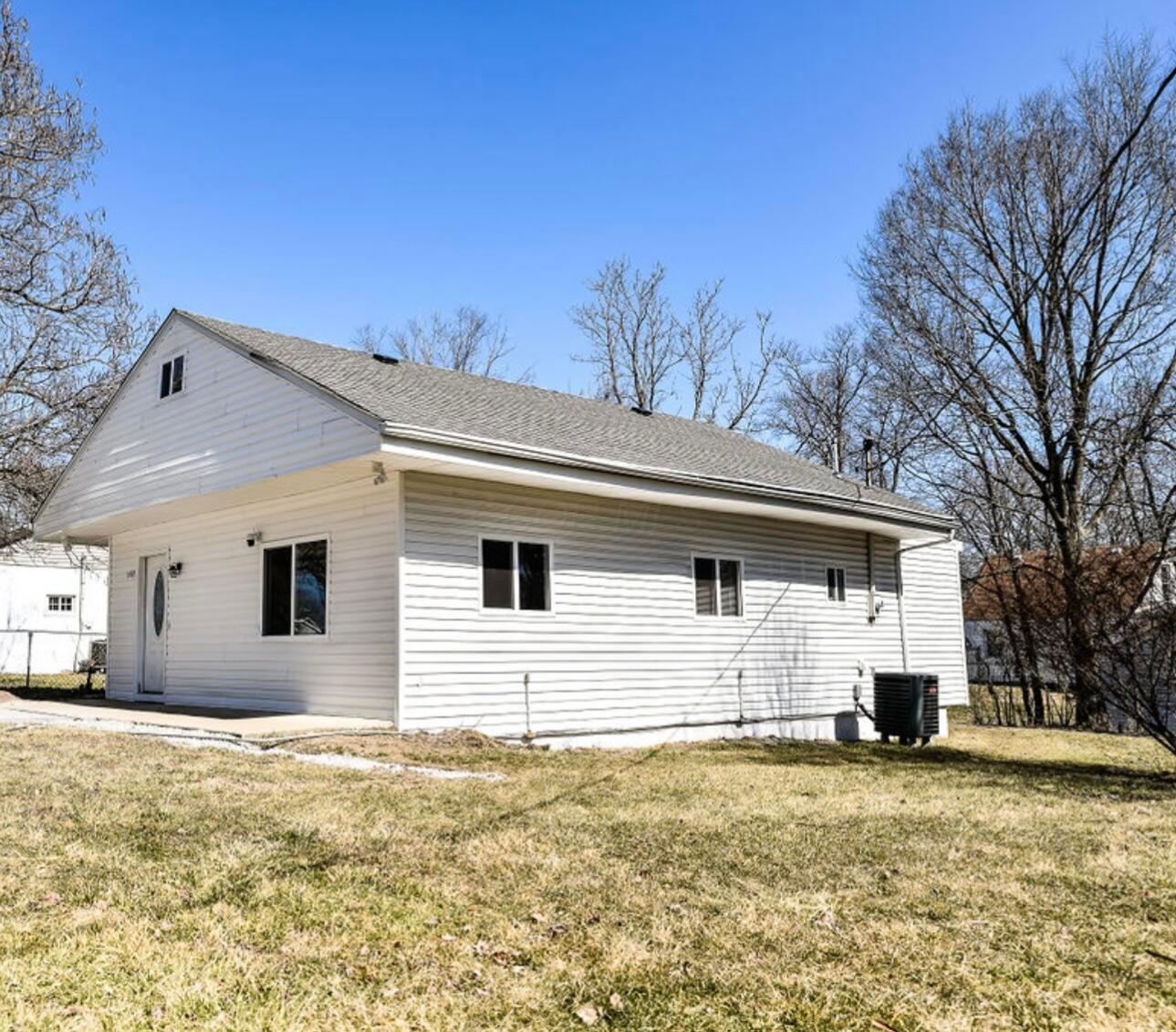 5592 Bellview Drive, Grove City, Ohio image 2