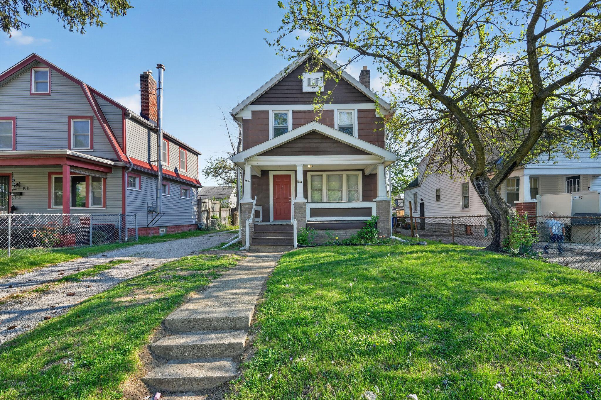 1607 Briarwood Avenue