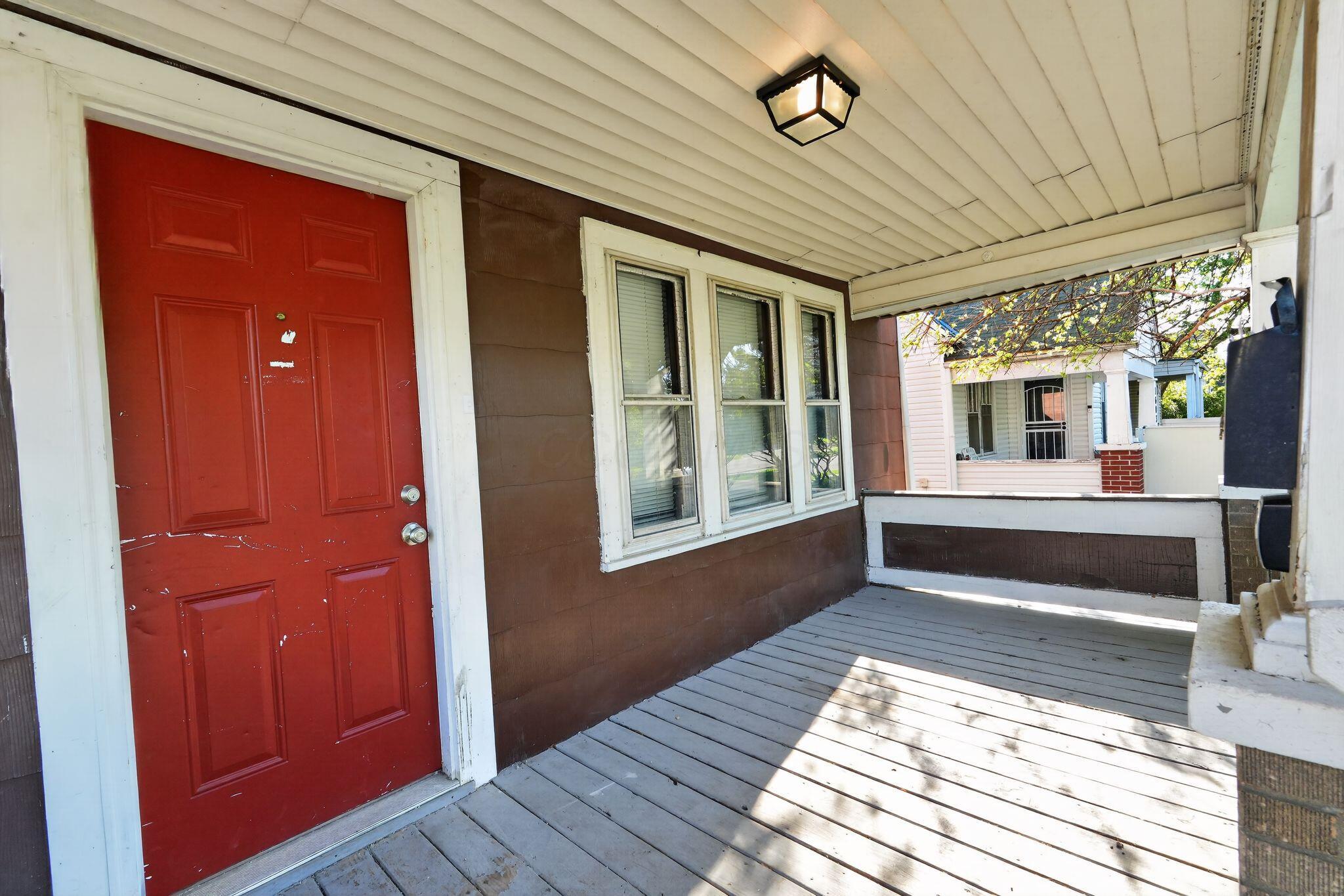 1607 Briarwood Avenue