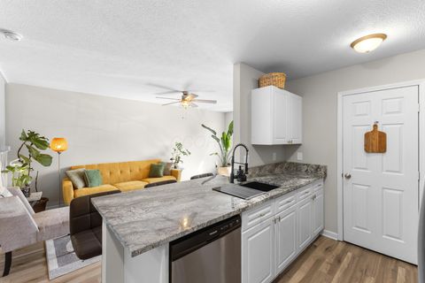 Tiny photo for 5959 Silver Charms Way B #B, New Albany, OH 43054 (MLS # 226013906)