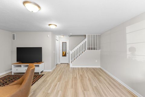 Tiny photo for 5959 Silver Charms Way B #B, New Albany, OH 43054 (MLS # 226013906)