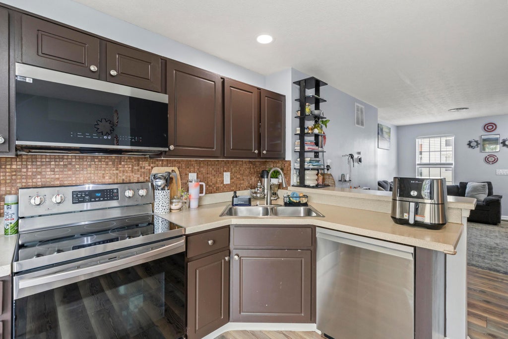 Photo of 6387 Blue Knoll Drive 48 #48, Canal Winchester, OH 43110 (MLS # 226023019)