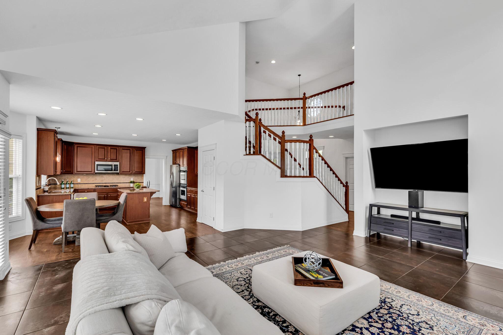 7169 Fernridge Drive, New Albany, Ohio image 5