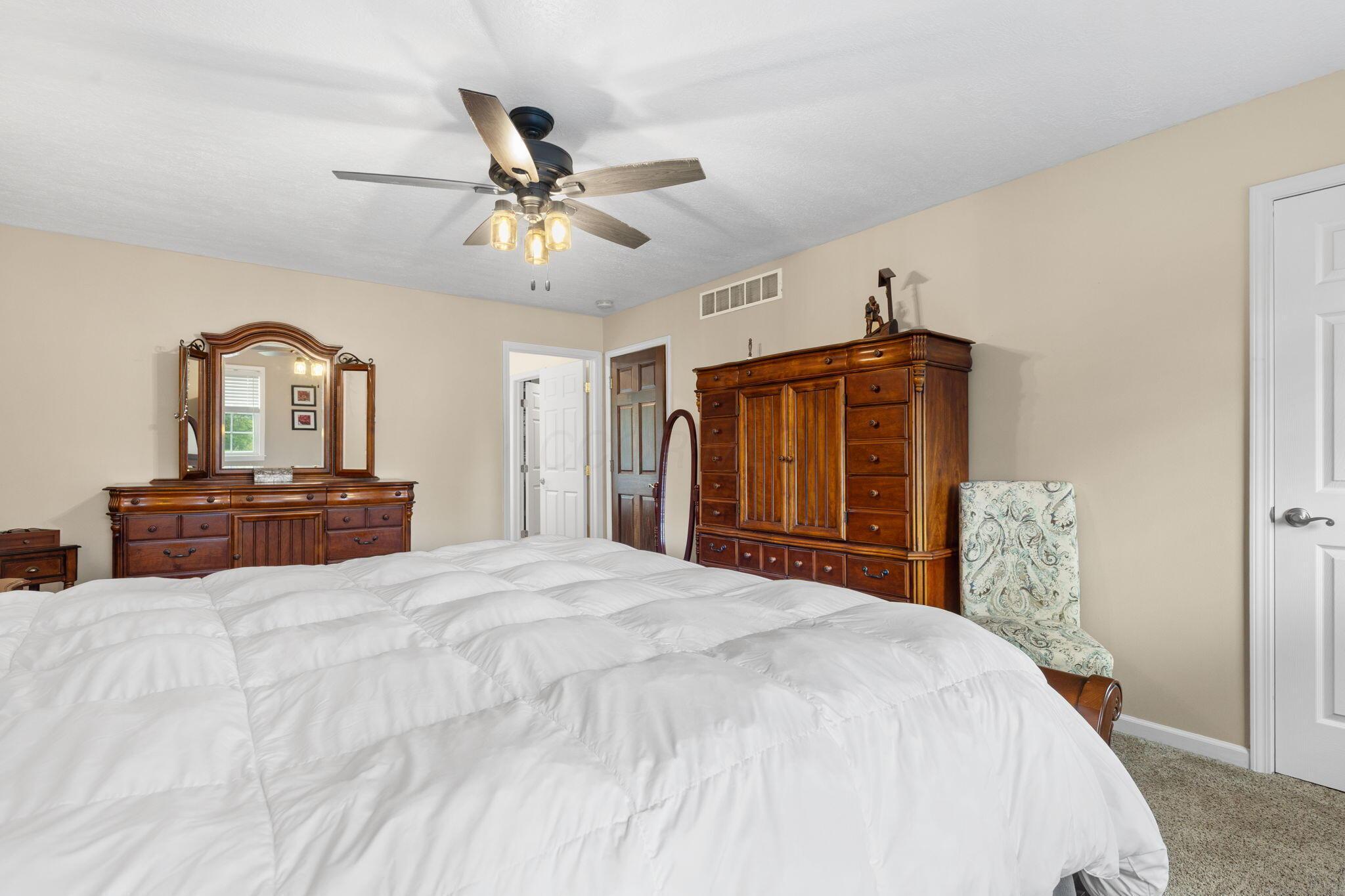 15027 King Road, Howard, Ohio image 25