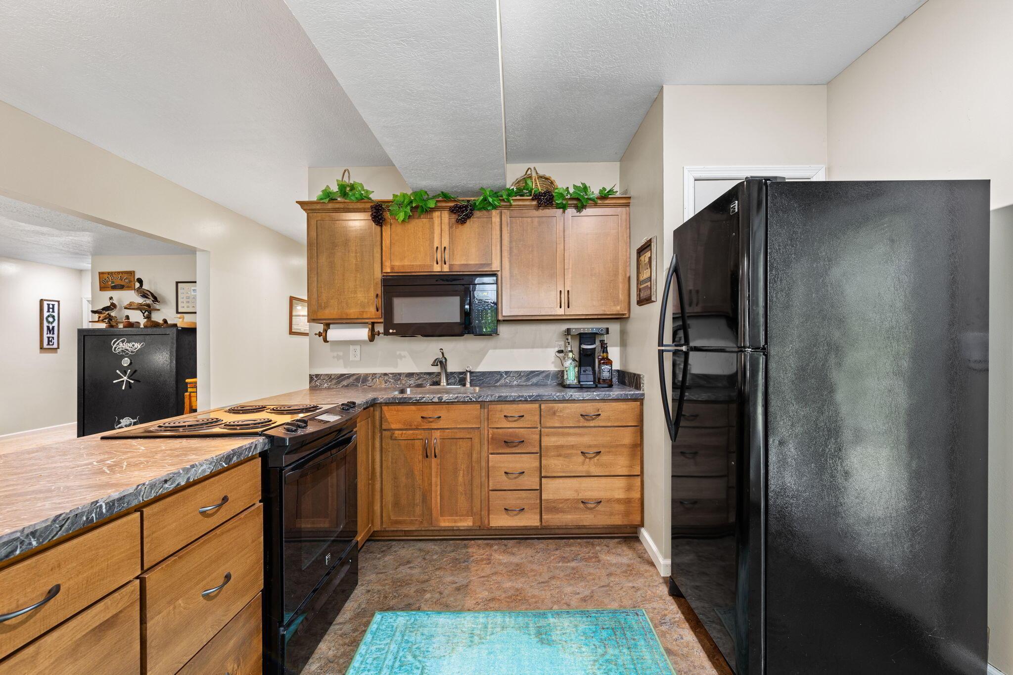 15027 King Road, Howard, Ohio image 41