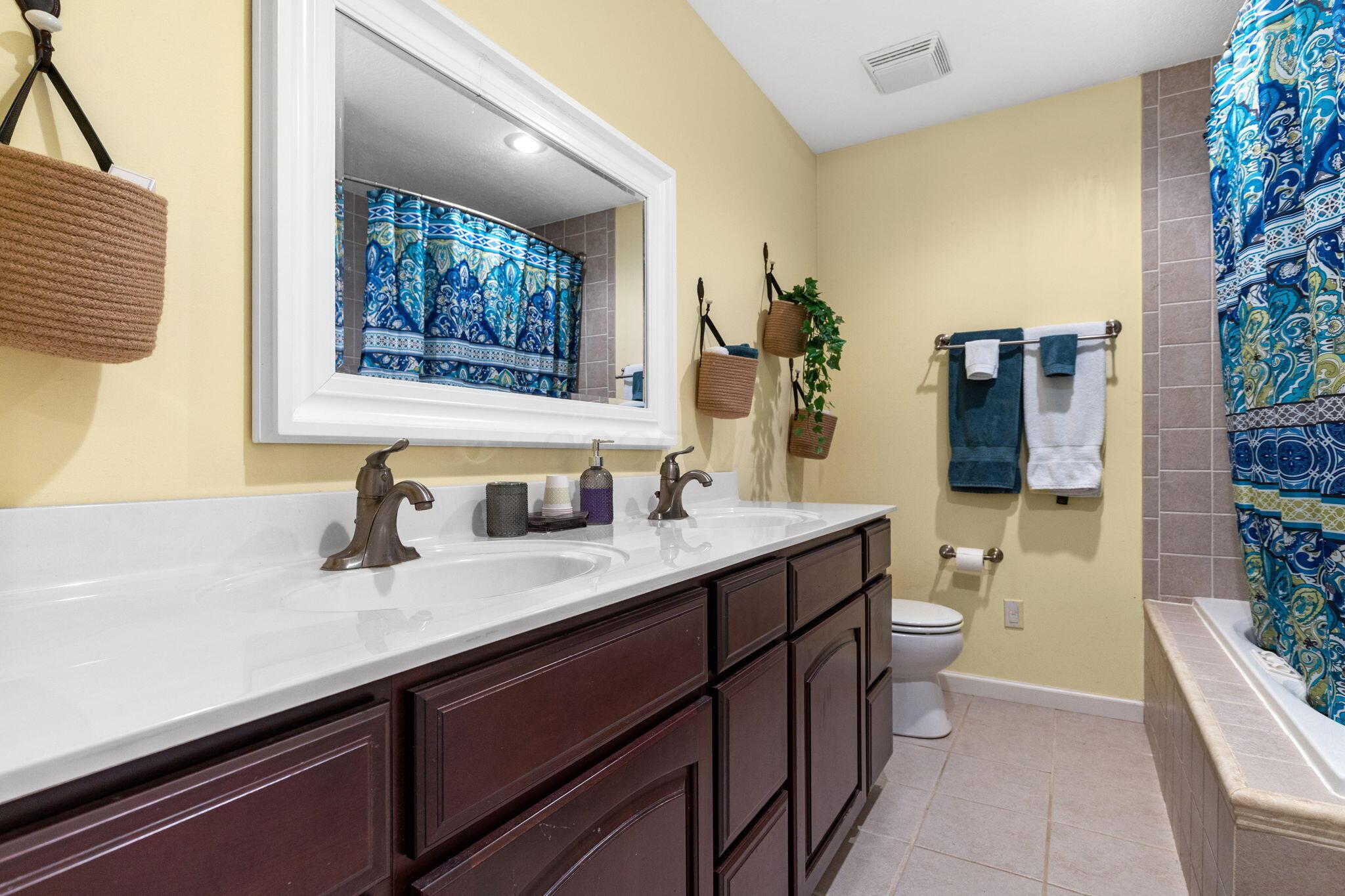 15027 King Road, Howard, Ohio image 34