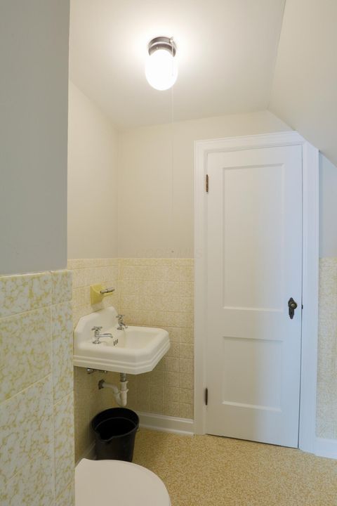 Tiny photo for 736 E Allen Street, Lancaster, OH 43130 (MLS # 226003184)