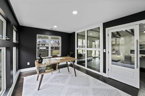 Tiny photo for 2727 Westmont Boulevard, Upper Arlington, OH 43221 (MLS # 226000421)