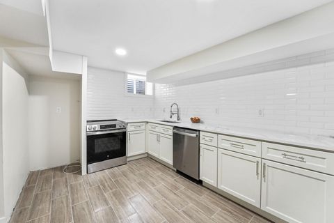 Tiny photo for 2727 Westmont Boulevard, Upper Arlington, OH 43221 (MLS # 226000421)