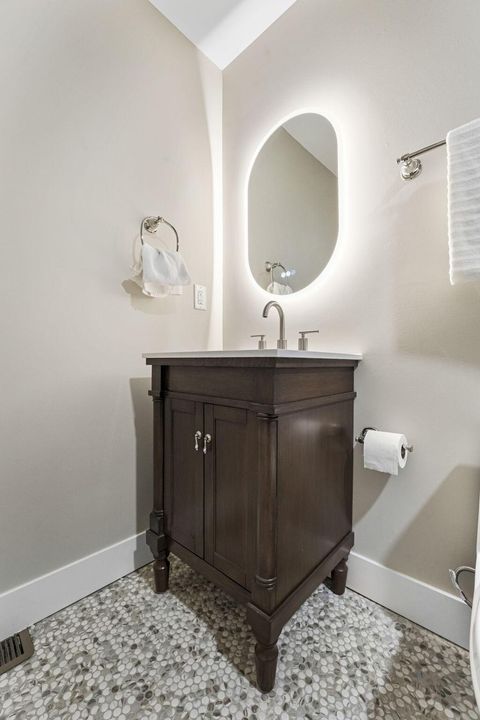 Tiny photo for 2727 Westmont Boulevard, Upper Arlington, OH 43221 (MLS # 226000421)