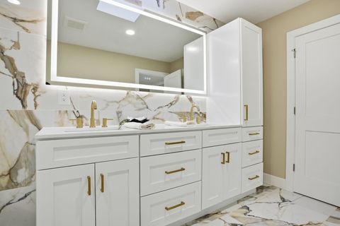 Tiny photo for 2727 Westmont Boulevard, Upper Arlington, OH 43221 (MLS # 226000421)