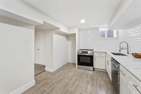 Tiny photo for 2727 Westmont Boulevard, Upper Arlington, OH 43221 (MLS # 226000421)