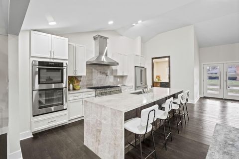 Tiny photo for 2727 Westmont Boulevard, Upper Arlington, OH 43221 (MLS # 226000421)