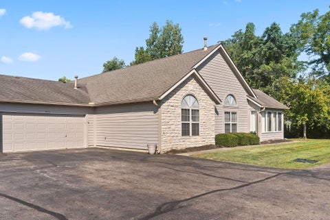 Tiny photo for 5808 Ravine Creek Drive 14 #14, Grove City, OH 43123 (MLS # 226033877)