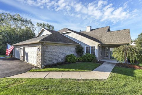 Photo of 8083 Farm Crossing Circle, Powell, OH 43065 (MLS # 225037751)