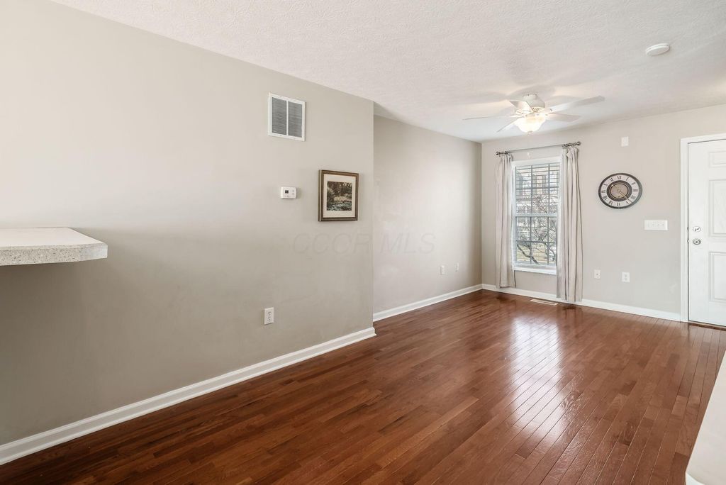 Photo of 5262 Royal Arch Cascade Drive 25 #25, Dublin, OH 43016 (MLS # 226004700)