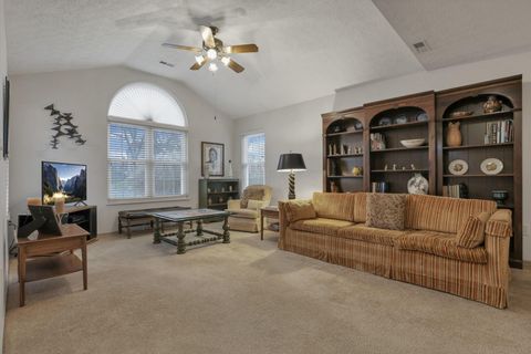 Photo of 3757 Mill Stream Drive 12 #12, Hilliard, OH 43026 (MLS # 225041652)