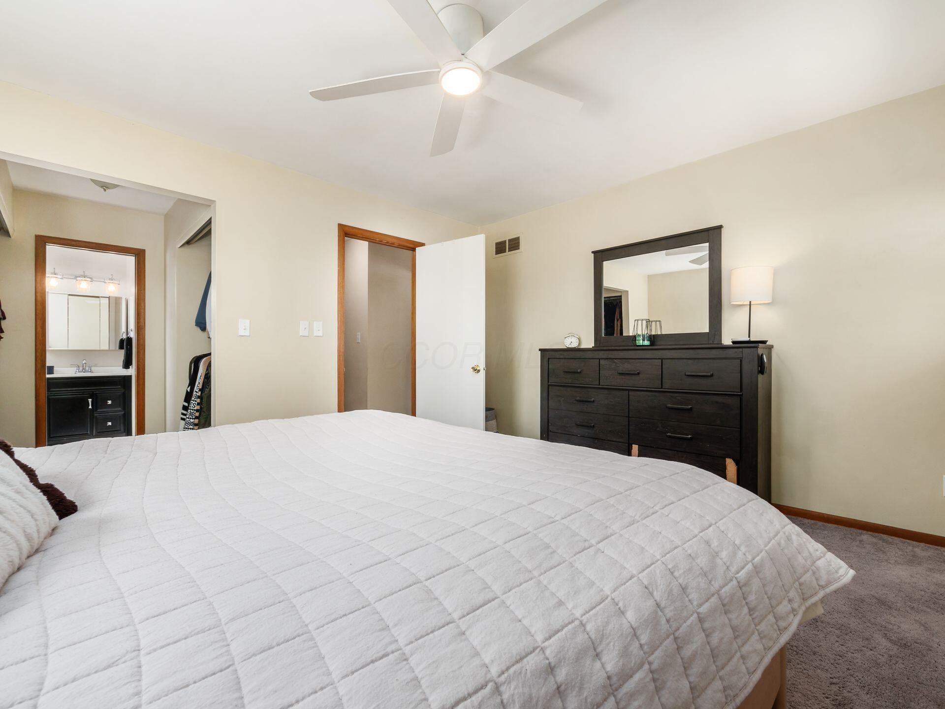 2279 Blodwen Circle, Grove City, Ohio image 33