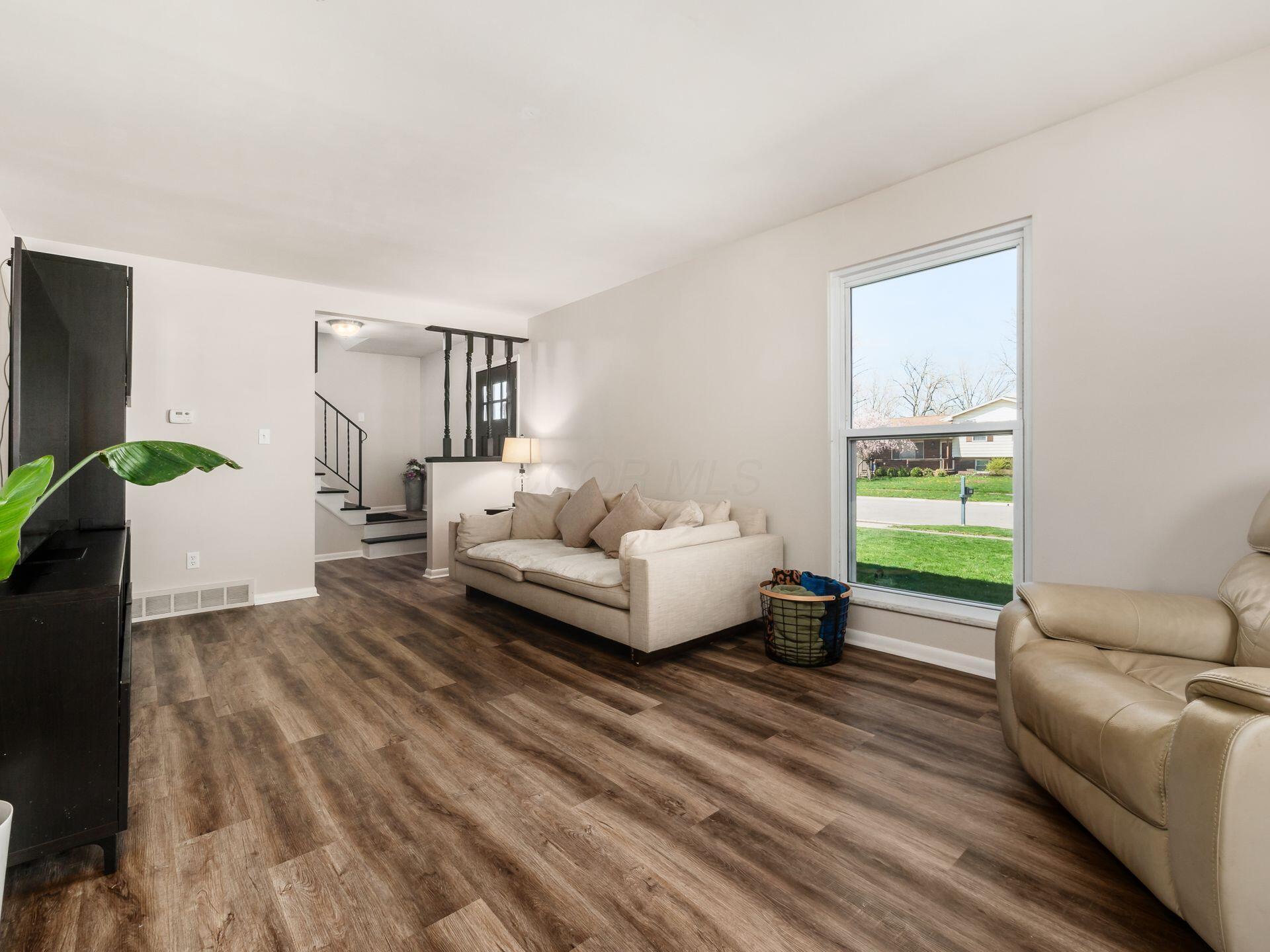 2279 Blodwen Circle, Grove City, Ohio image 6