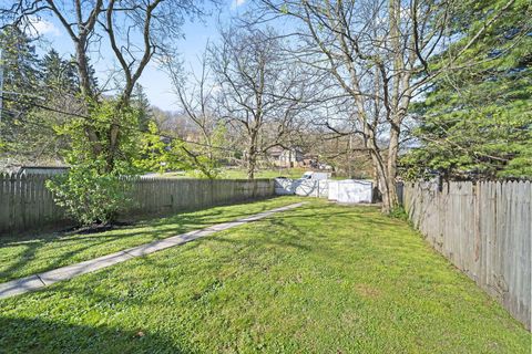 Tiny photo for 118 Vine Street, Chillicothe, OH 45601 (MLS # 226011716)