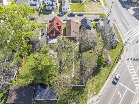 Tiny photo for 118 Vine Street, Chillicothe, OH 45601 (MLS # 226011716)