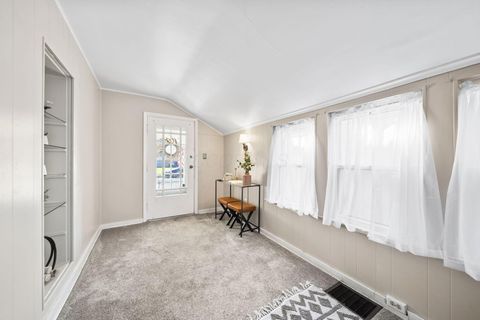Tiny photo for 118 Vine Street, Chillicothe, OH 45601 (MLS # 226011716)