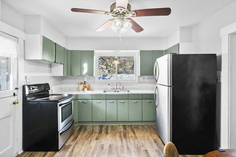 Tiny photo for 118 Vine Street, Chillicothe, OH 45601 (MLS # 226011716)