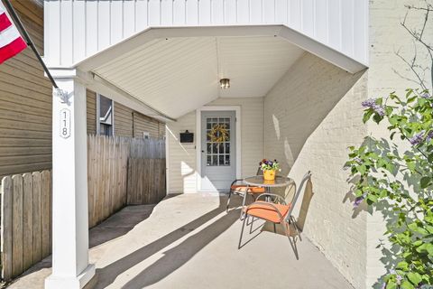 Tiny photo for 118 Vine Street, Chillicothe, OH 45601 (MLS # 226011716)