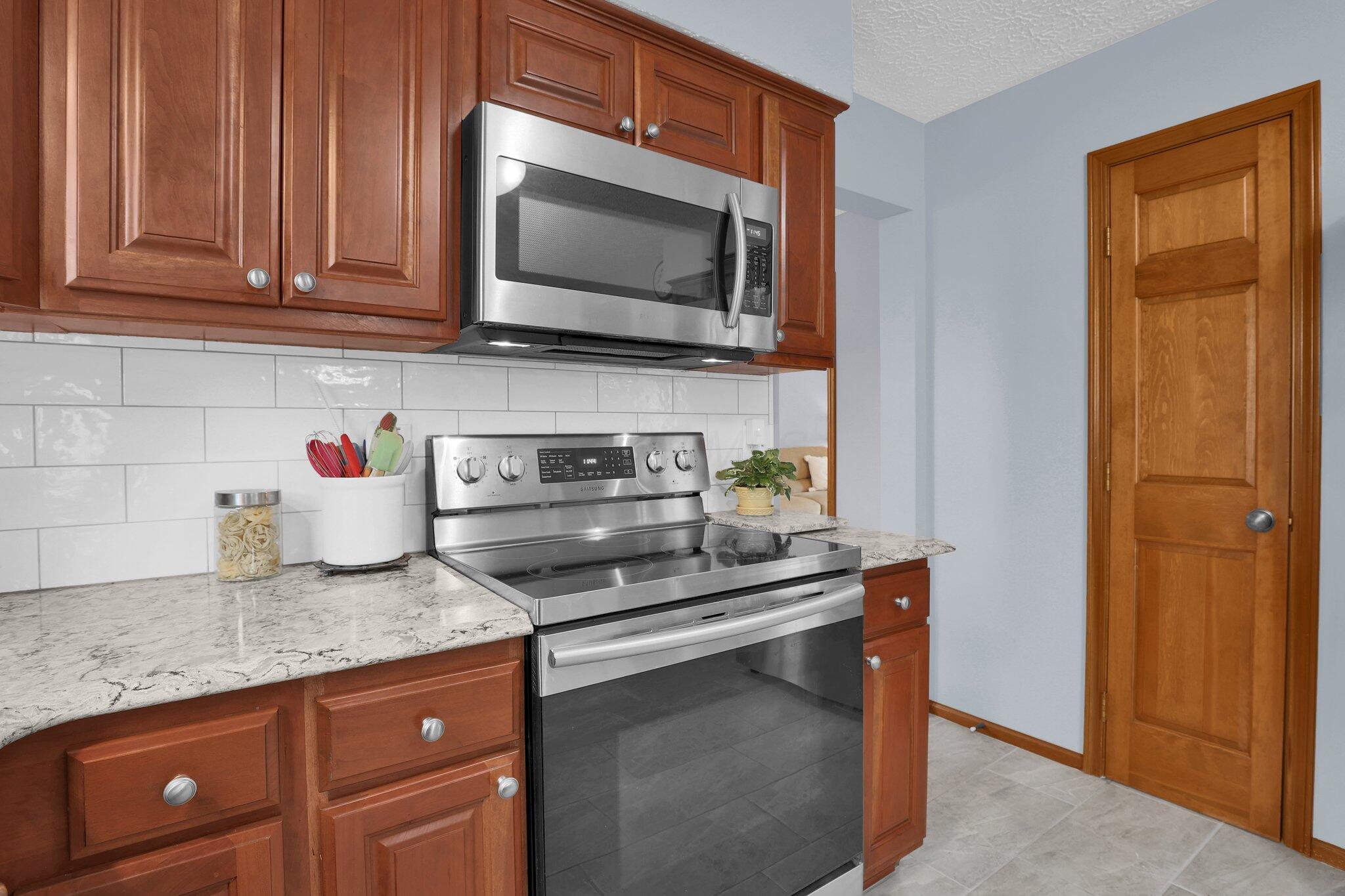 2923 Honeysuckle Lane, Hilliard, Ohio image 10