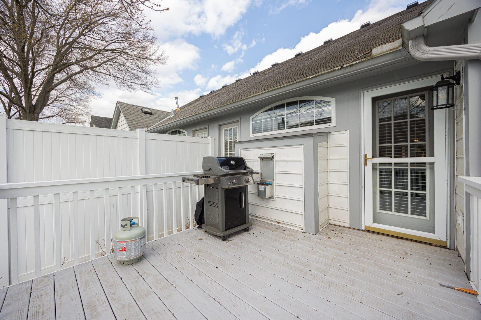 6443 Upper Lake Circle, Westerville, Ohio image 32