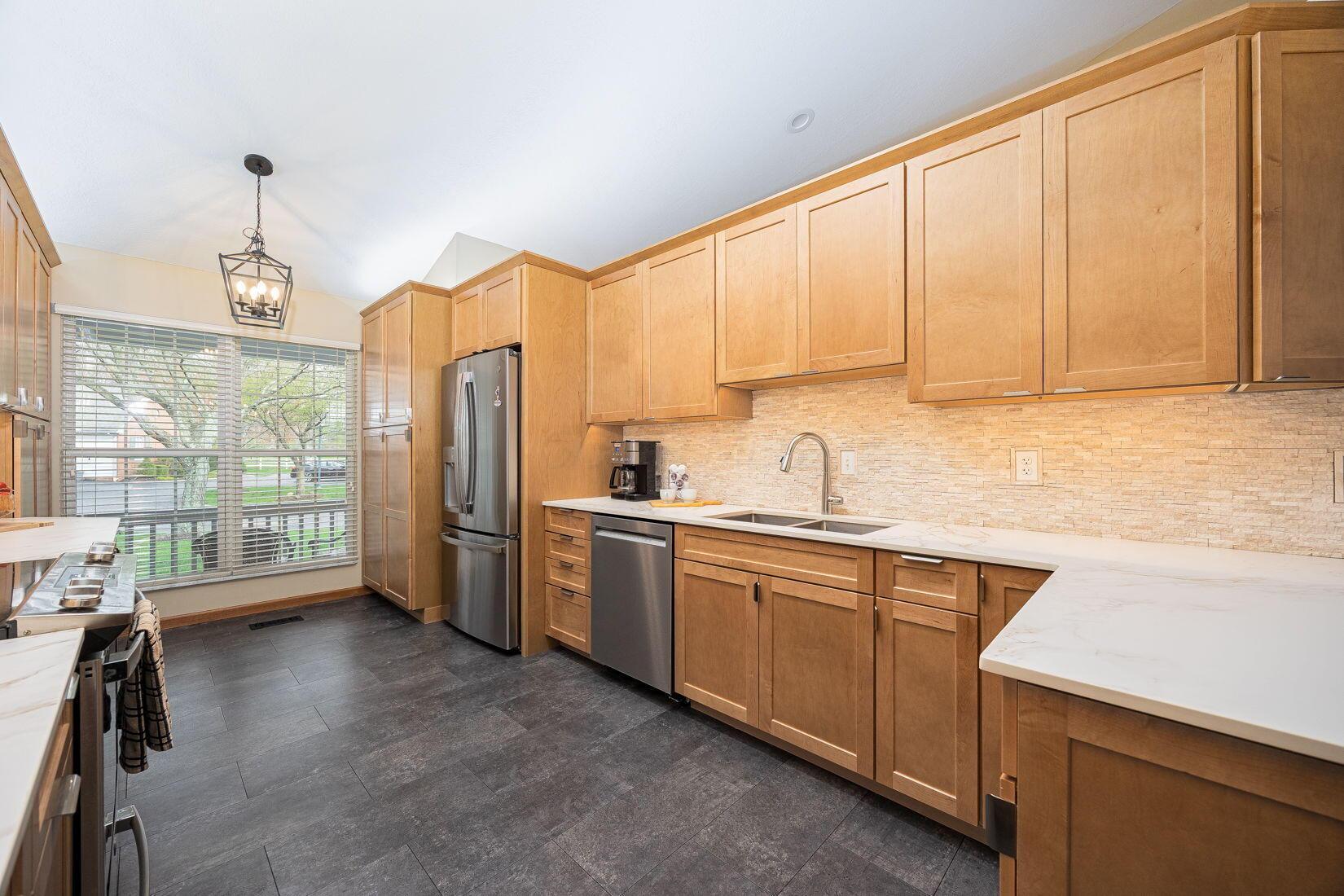 6443 Upper Lake Circle, Westerville, Ohio image 11