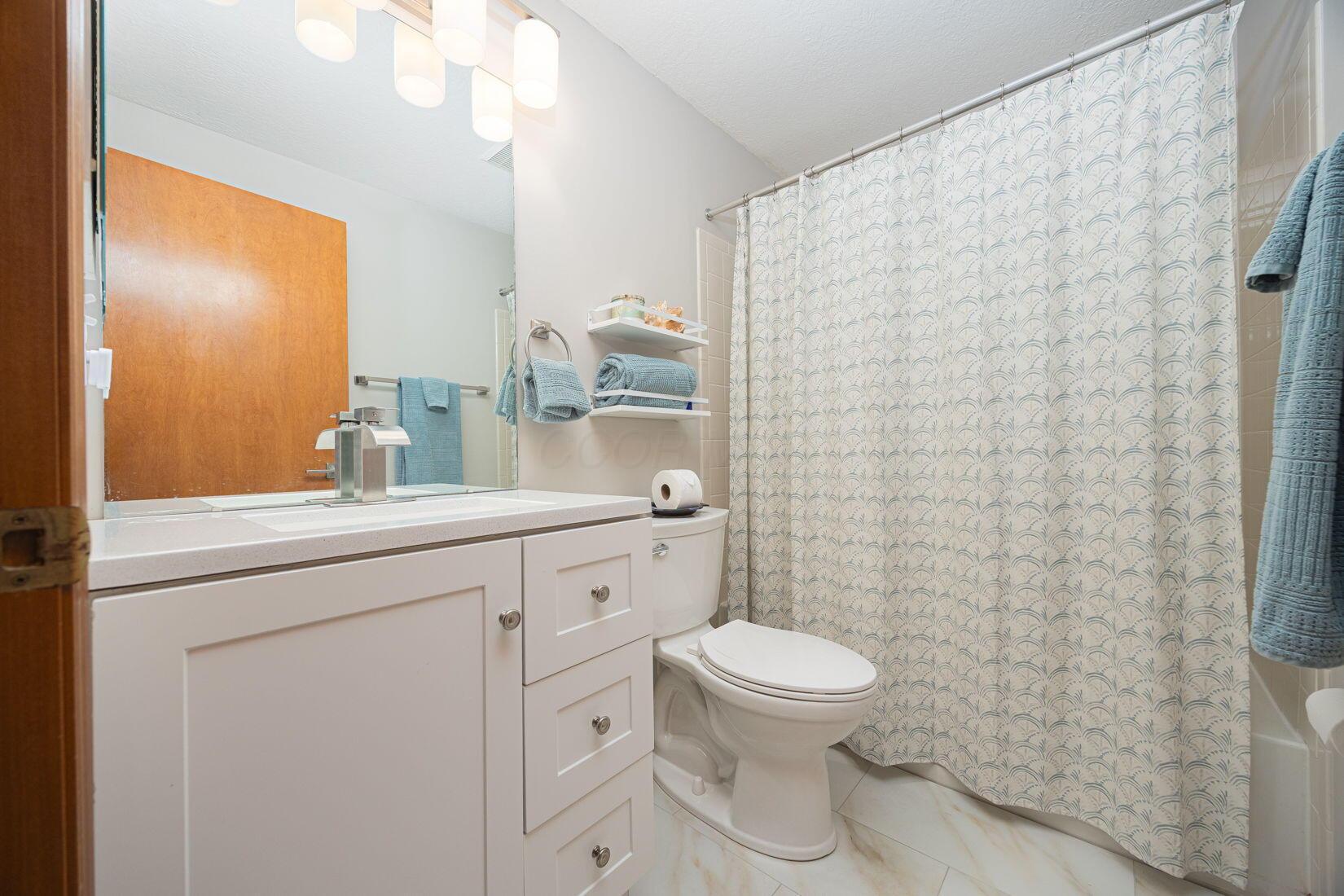 6443 Upper Lake Circle, Westerville, Ohio image 24
