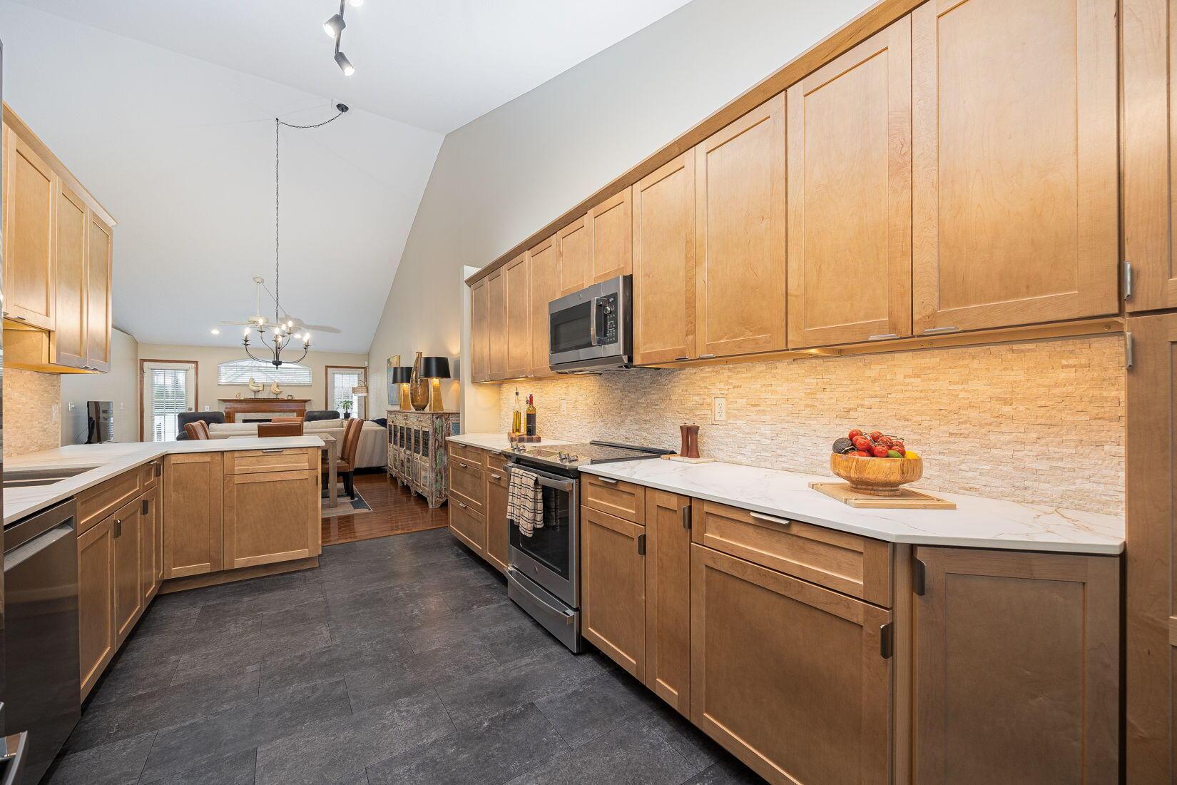 6443 Upper Lake Circle, Westerville, Ohio image 13