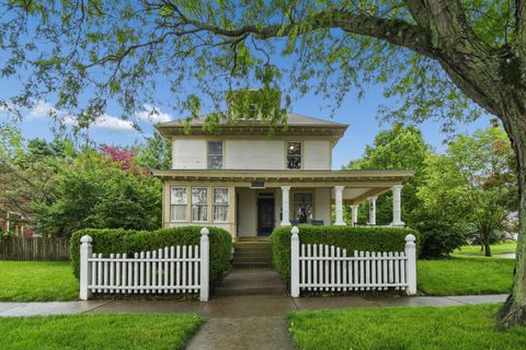 Photo of 80 E Waterloo Street, Canal Winchester, OH 43110 (MLS # 226019174)