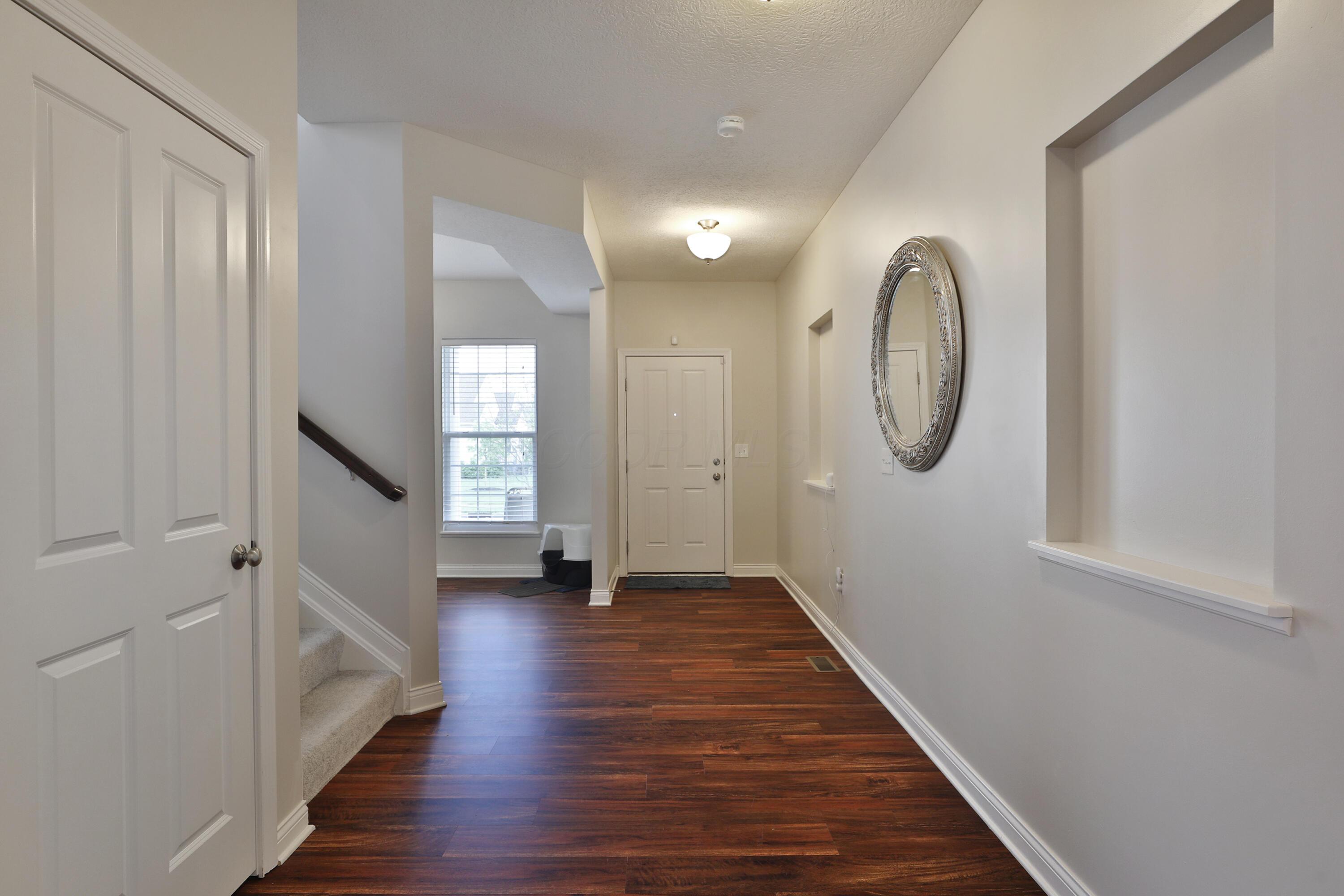 6134 Glade Run Road, Hilliard, Ohio image 4