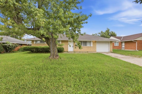 Photo of 6404 E Livingston Avenue, Reynoldsburg, OH 43068 (MLS # 226036211)