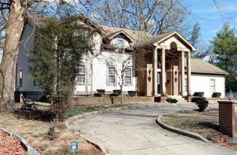 Photo of 2288 Woodward Avenue, Columbus, OH 43219 (MLS # 225037296)