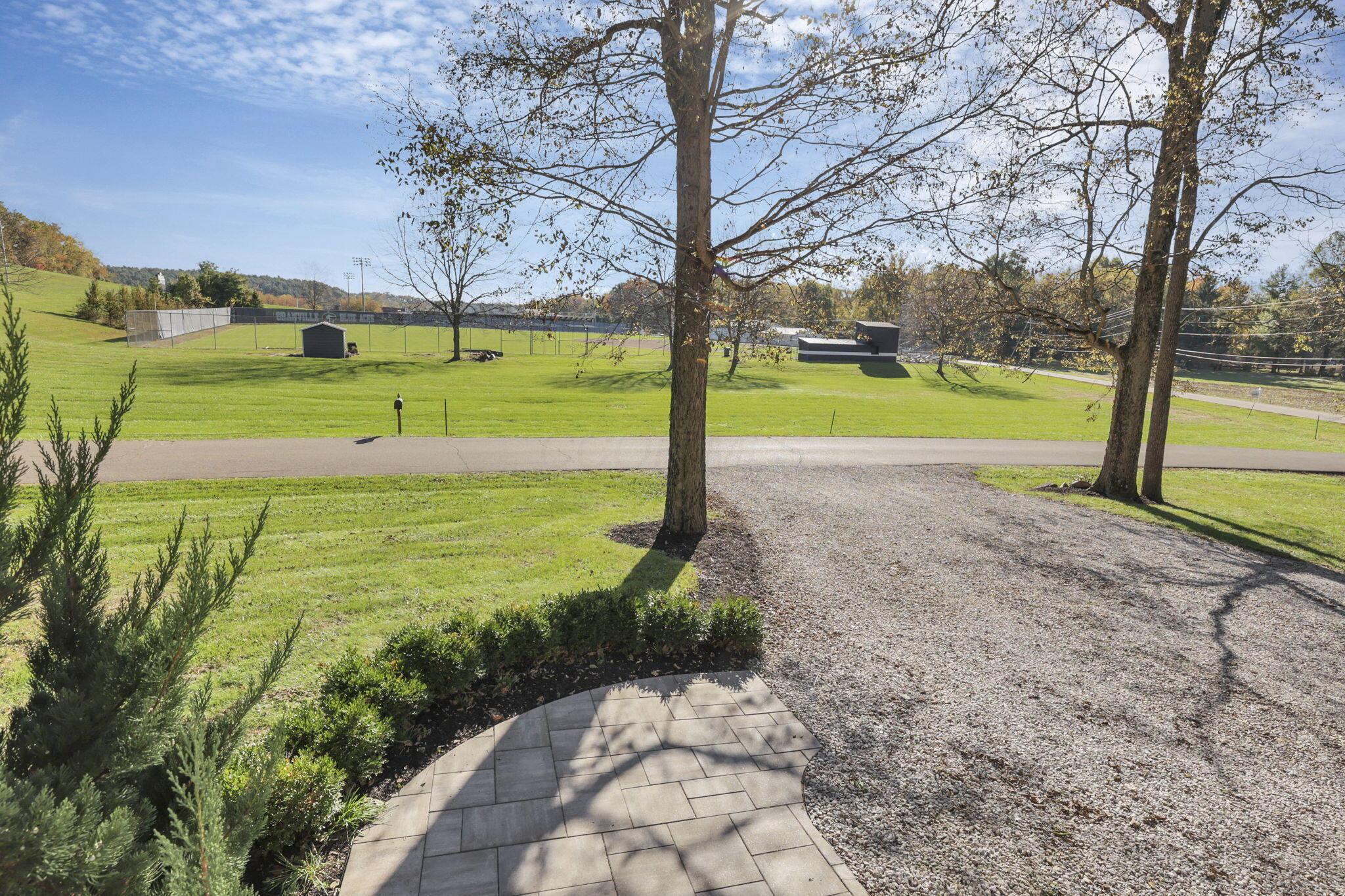 31 Linnell Drive, Granville, Ohio image 6
