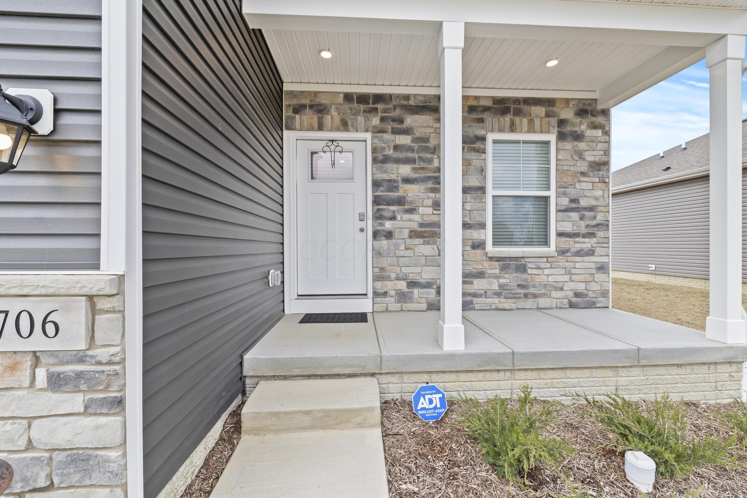 706 Leslie Drive, Plain City, Ohio image 4