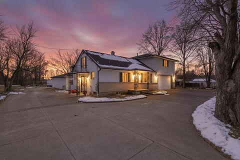 Photo of 14379 E Broad Street, Reynoldsburg, OH 43068 (MLS # 225045081)