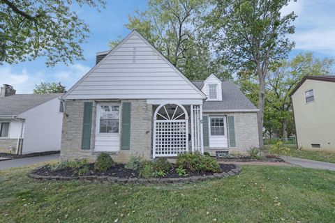 Photo of 247 S James Road, Columbus, OH 43213 (MLS # 225038125)