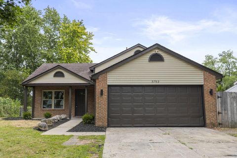 Photo of 5759 Chanwick Drive, Galloway, OH 43119 (MLS # 226028151)