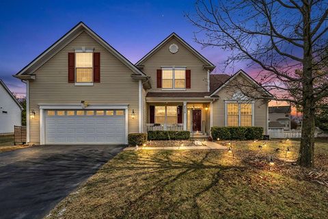 Photo of 4838 Adwell Loop, Grove City, OH 43123 (MLS # 226001832)